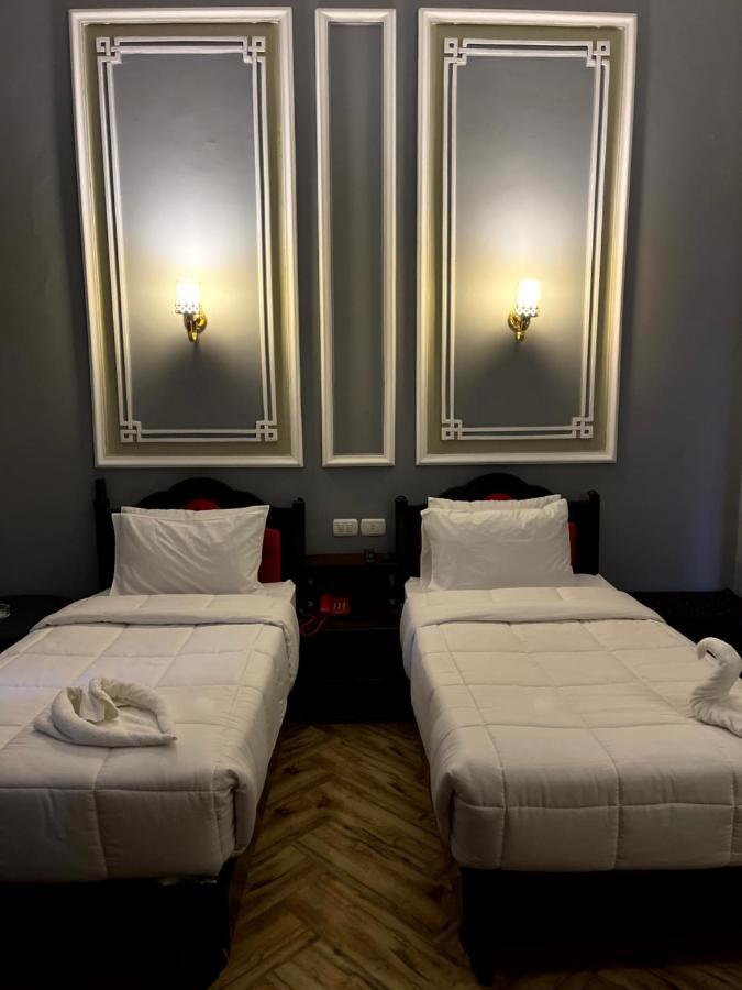 Cosmopolitan Hotel 3*